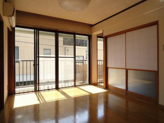 居間&nbsp;