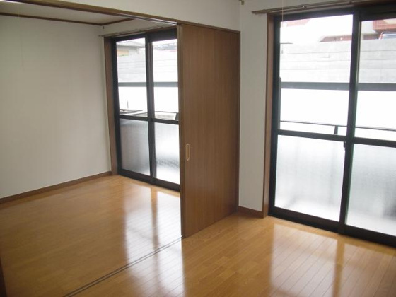 居間&nbsp;