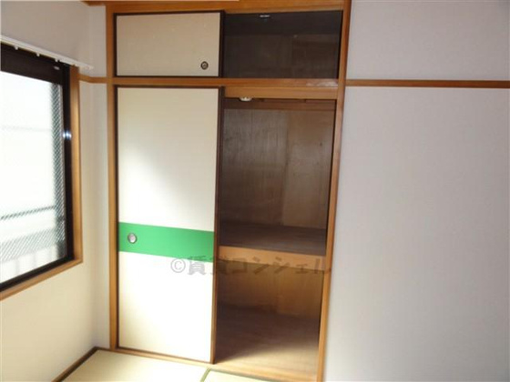 収納&nbsp;和室収納どどーんと一間プラス天袋付。