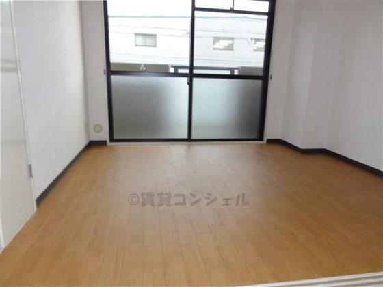 洋室&nbsp;洋室4.5帖リビングと繋げて使っても良し。