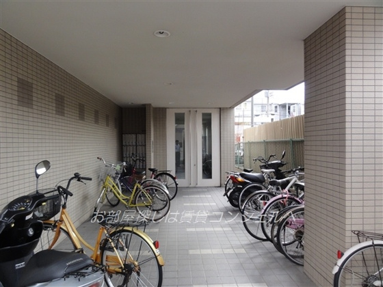 周辺&nbsp;ディスカウントショップジャパンも近所にございます。