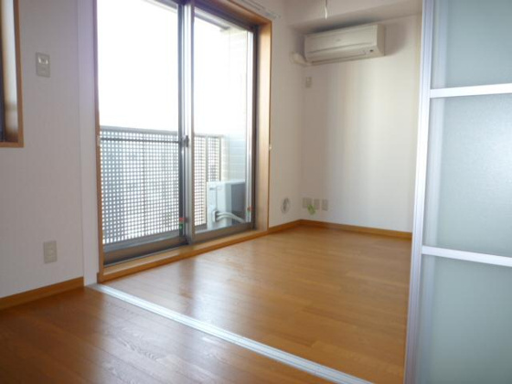 居間&nbsp;