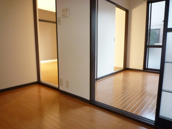 居間&nbsp;