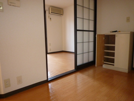 居間&nbsp;