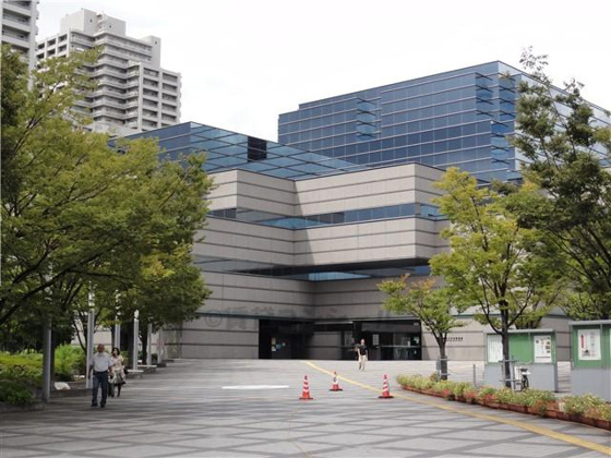 周辺&nbsp;大阪府立図書館は東大阪市ＮＯ１の貯蔵量ですよ。