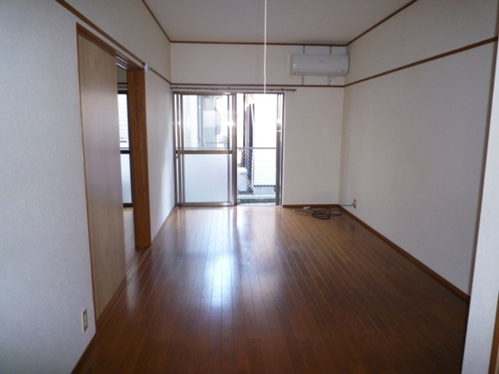 居間
