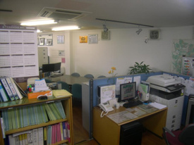 明るい店内ですの画像